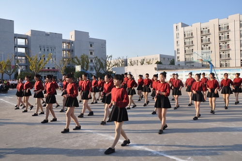 宿迁电视台教育在线点赞泗阳中专校园集体舞比赛