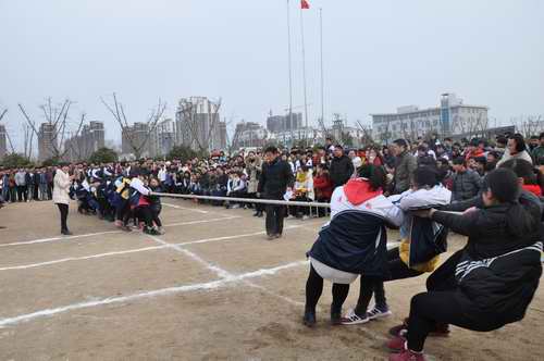 泗阳中专举行学生踢毽子、跳绳、拔河比赛