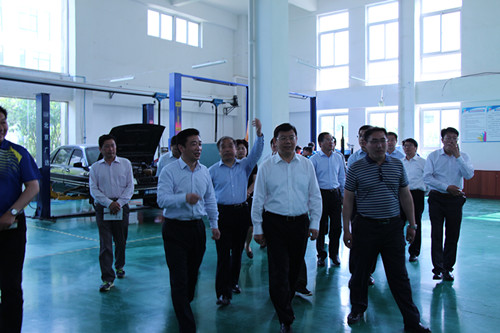 胡建军书记莅临我校调研指导工作